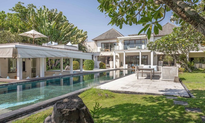 Cemagi House | 5 br Mansion 180 Ocean view, 200m to Beach