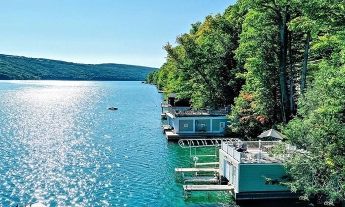 Moravia Cottage | Experience a 5 BR Boathouse Retreat on Skaneateles Lake