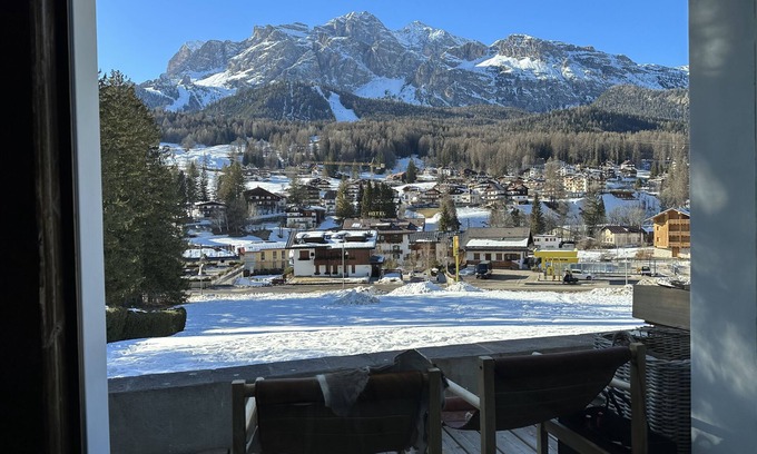 Cortina d'Ampezzo Historic Centre Apartment | Elegant 5-Star Hotel in Central Cortina, Steps from Cable Car