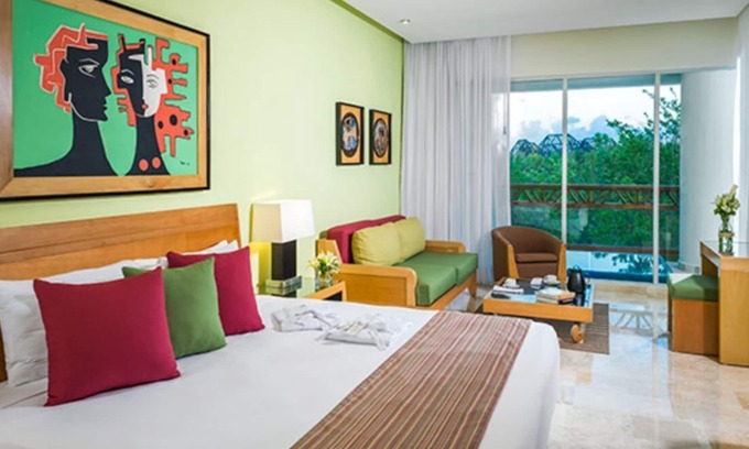 Villa Juarez Hotel | 5 Dimon Hotel: Family-Friendly Retreat with Ocean View