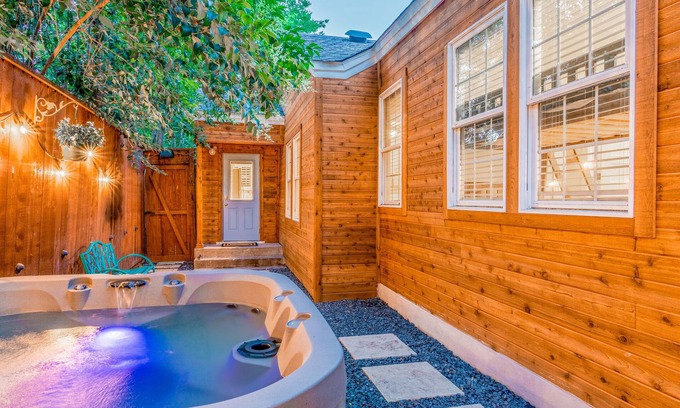 Hancock House | Premier Downtown Group Bungalow - Near UT with Spa & Hot Tub