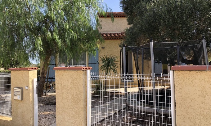 Saint-Laurent-de-la-Salanque Villa | 5'du Barcares: Air-Conditioned Villa with Heated Pool