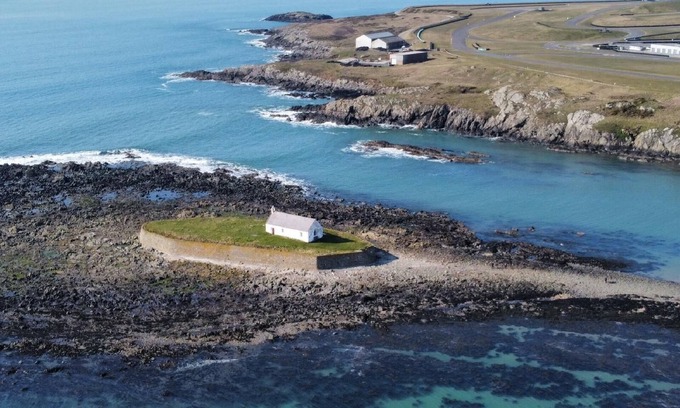 Malltraeth Cottage | Pet-Friendly 5 Glantraeth Farm Cottage Near Malltraeth