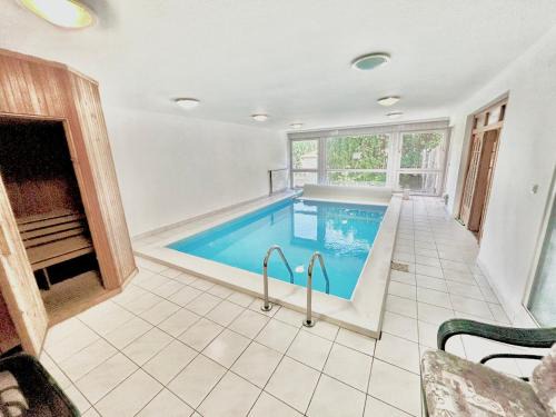 Siofok Villa | Relaxing 5-Bedroom VIP House with Private Pool & Spa