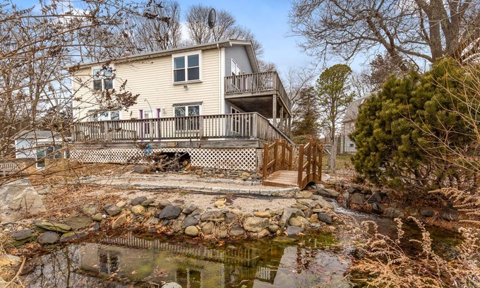 Portsmouth House | Escape to Seaclusion: Ferry Access & Oceanfront Bliss