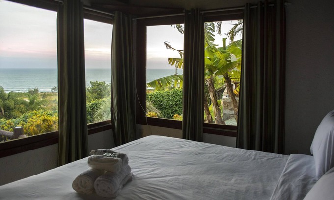 Centro House | Versatile Houses with Ocean Views and Spa Services