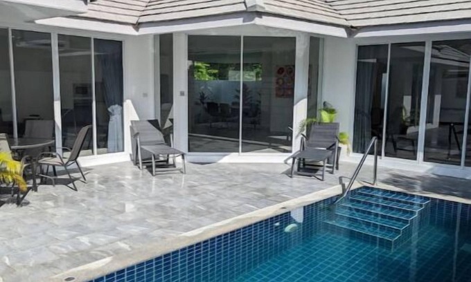 Lipa Noi House | Idyllic 5 Islands Pool Villa Steps from the Beach