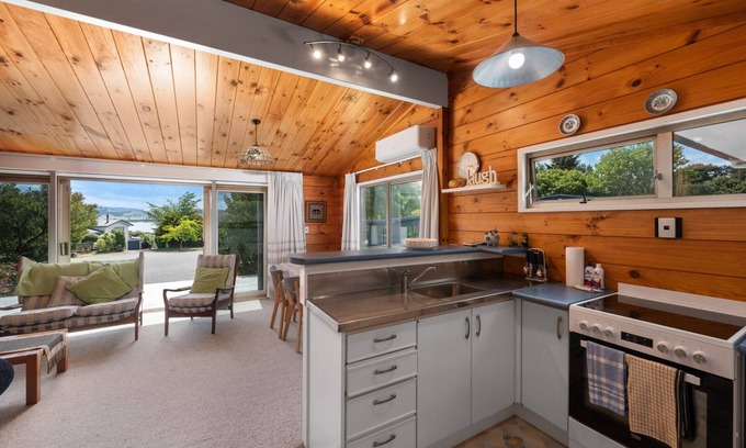 Richmond Heights House | Exceptional 5 Kensington – Taupo Holiday Home Awaits You