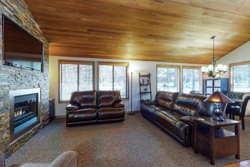Overlook Park House | Discover 5 Lofty Lane: Family-Friendly with Pool & Hot Tub