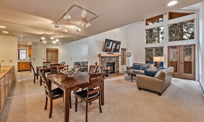 Incline Village Condo | Bright and Quaint 5 McCloud with Spa & Family Amenities