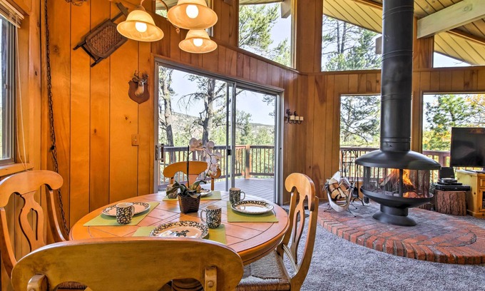 Big Bear Cottage | Cozy Big Bear Cabin: Deck & Kitchen, Near Mountain Fun