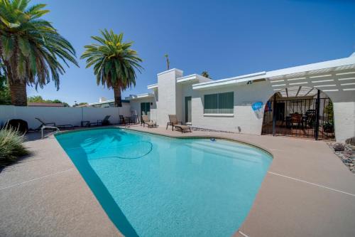 Litchfield Park House | Idyllic Litchfield Park Home with Pool, Steps from Camelback