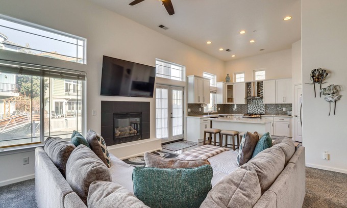 Sparks House | Relaxing Sparks Home with Lake Access, Near Downtown Reno