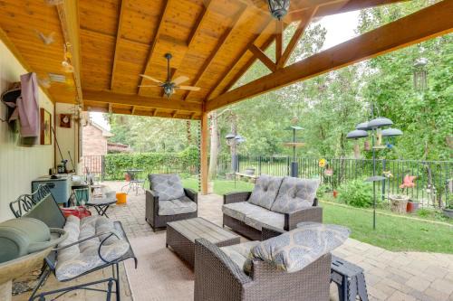 Lewisville House | 5 Mi to Lewisville Lake Couples Retreat with Yard