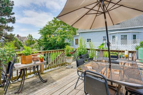 Lynn Apartment | 5 Mi to Salem! Lynn Apt By the Sea with Hot Tub