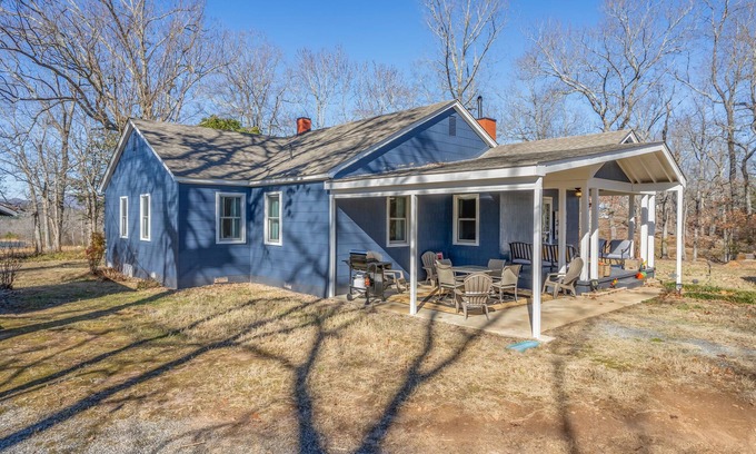 Columbus House | Convenient Stay Just 5 Miles from TIEC with Great Amenities