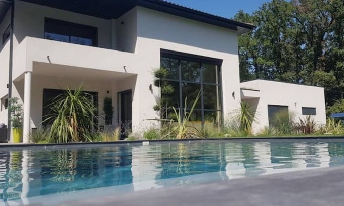 Vedene House | Chic Loft Retreat Just 5 Minutes from Avignon Design House