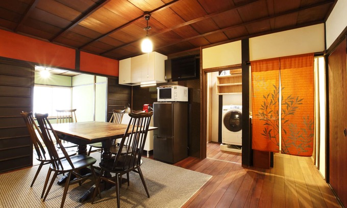 Central Kyoto House | Modern City Center Townhouse KAMIZA-AN Near Subway