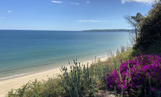 Canford Cliffs Apartment | Family-Friendly Apartment Steps from the Beach Near Sandbanks