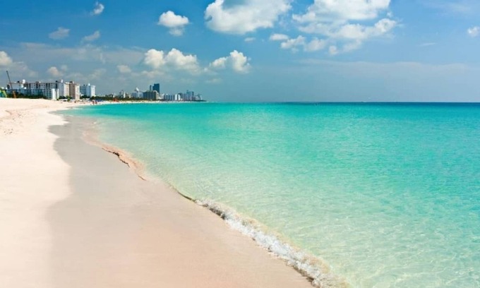Sunny Isles Beach Apartment | Relaxing 2 Bedroom Apartment Steps from Sunny Isles Beach