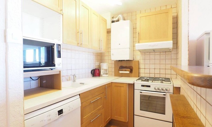 Le Grau-Du-Roi Apartment | 5 min walk to the beach, quiet location, sleeps 4, fully equipped with storeroom, parking and.