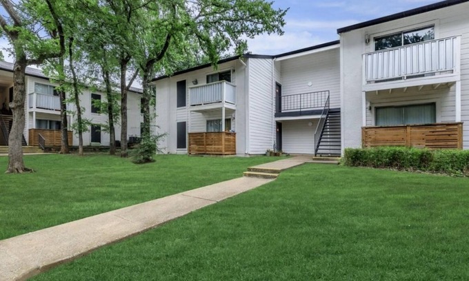 Arlington Apartment | Cozy 1 Bedroom Near AT&T Stadium - Perfect for Families
