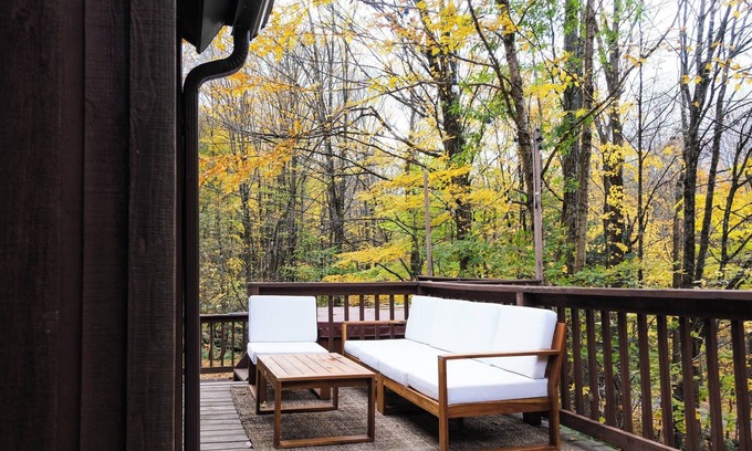 Highmount Cabin | 5 mins to Belleayre Skiing - 3-bdrm with Hot Tub