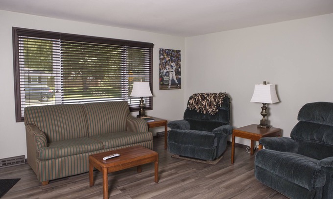 Ashwaubenon House | Prime Location: Steps from Lambeau Field with Family Amenities