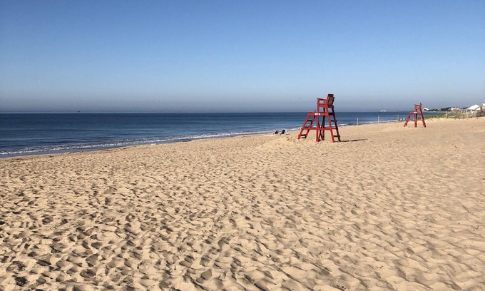 Misquamicut House | Just Steps from Private Ocean Beaches - Newly Renovated Retreat