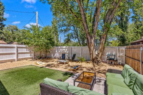 Southside House | Convenient Access to Downtown and Pet-Friendly Amenities
