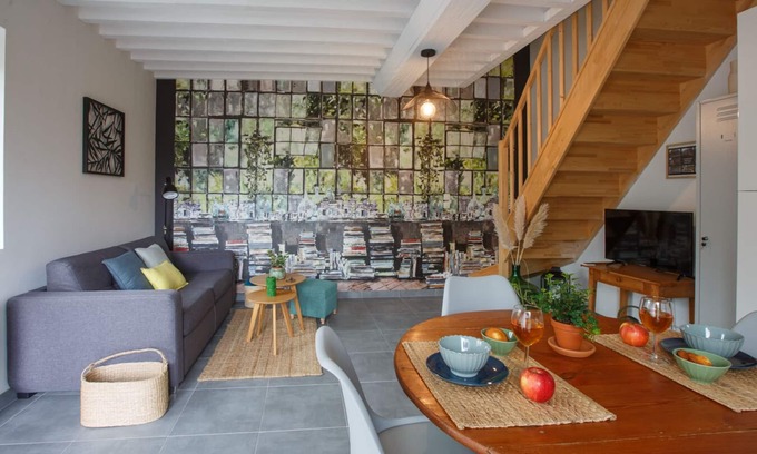 Nonant Cottage | Peaceful Countryside Retreat Near Bayeux with Ocean Views