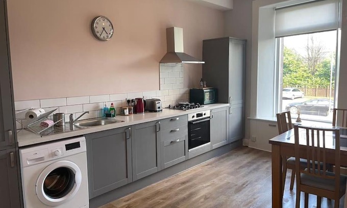 Alexandria Apartment | 5 minutes from Loch Lomond - Newly Renovated Ground Floor 1-Bed Flat