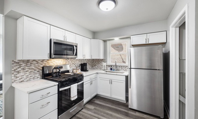 Forestview House | Convenient Family Home Near Midway Airport - Rated 9/10