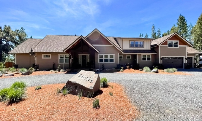 Oregon Water Wonderland House | Ideally Located Riverfront Retreat Near Sunriver