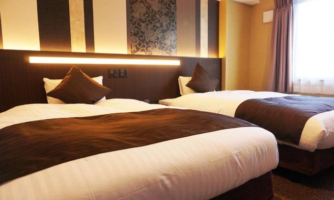 Shin-Osaka Hotel | Convenient Twin Room Near Station in Osaka