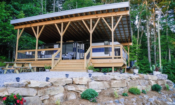 Penrose House | Unwind Near Dupont State Park with Sunset Views & Kitchen