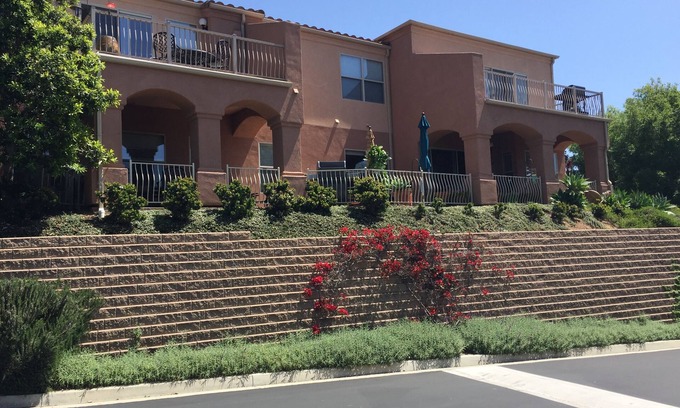 Santa Barbara Condo | Relaxing Retreat Near Beach: Pool, Spa & Outdoor Patio