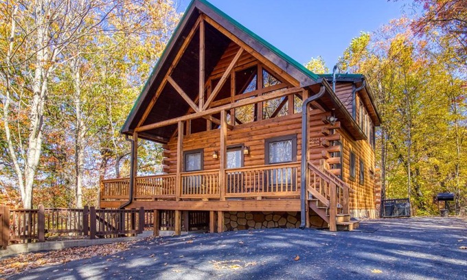 Gatlinburg - Pigeon Forge House | Experience 5'O Clock Somewhere with Free Attraction Tickets