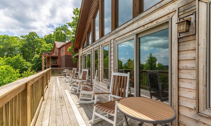 Blowing Rock Cabin | 5 O'Clock Somewhere: Hot Tub, Pool Table & Scenic Views