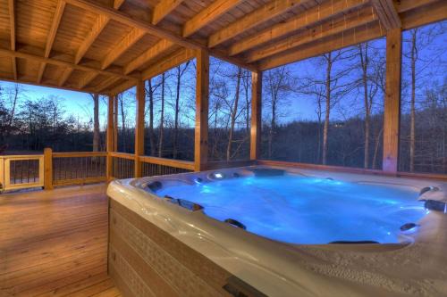 Mineral Bluff Villa | Escape to 5 OClock Somewhere: Hot Tub & Pool Table Fun