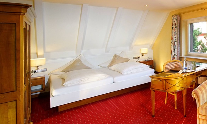 Durbach Apartment | Relax in 5 Cozy Olberg Rooms with Garden Views & Spa