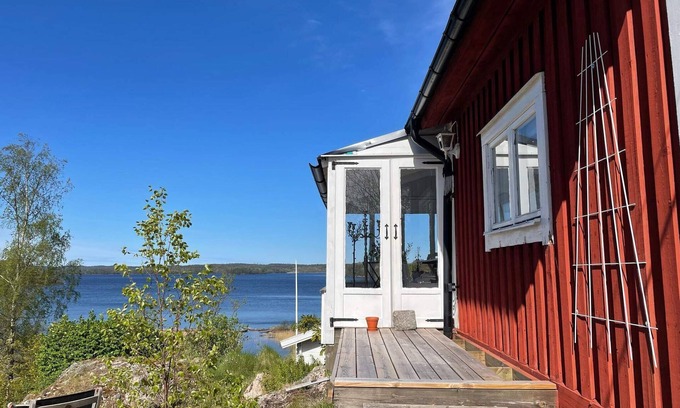 Trollhattan House | Top-Rated Holiday Home for 5 in Trollhättan with Kitchen