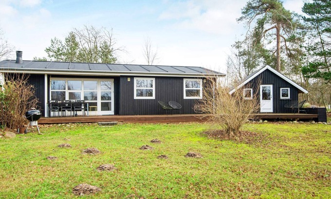 Øksenmølle House | Cozy 5-Person Holiday Home in Ebeltoft - Pet Friendly Stay