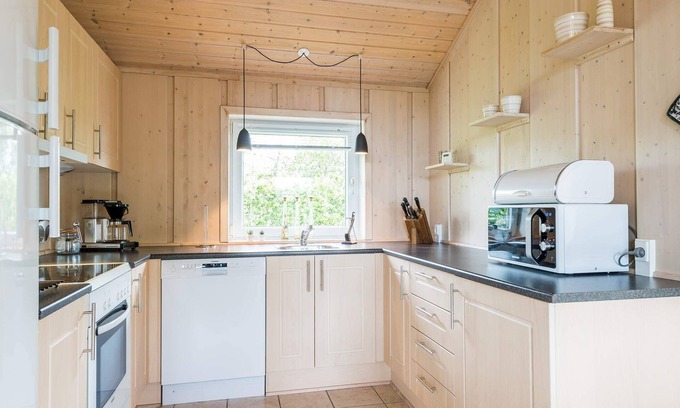 Bork Havn House | Ideal 5-Person Holiday Home in Hemmet with Breakfast
