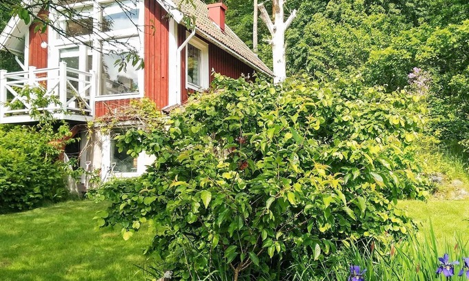 Floda House | Perfect Family Getaway: 5-Person Holiday Home in Floda