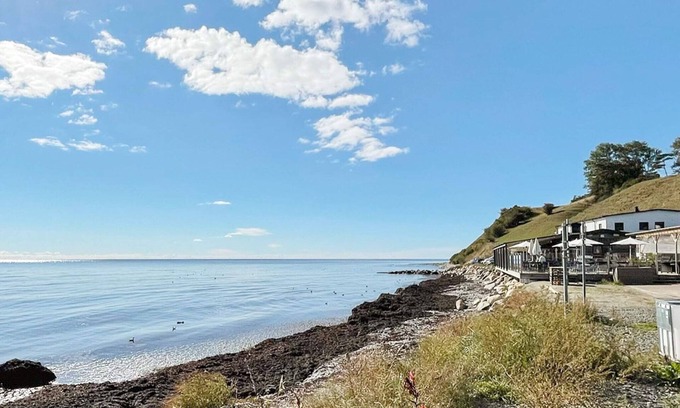 Hoor House | Family-Friendly Holiday Home for 5 in HööR Awaits You