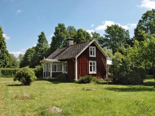 Kalvsvik House | 5 person holiday home in KALVSVIK