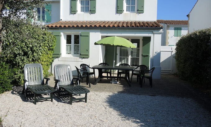 Ars-en-Re House | Comfortable 5-Person House with Ocean View & Free WIFI