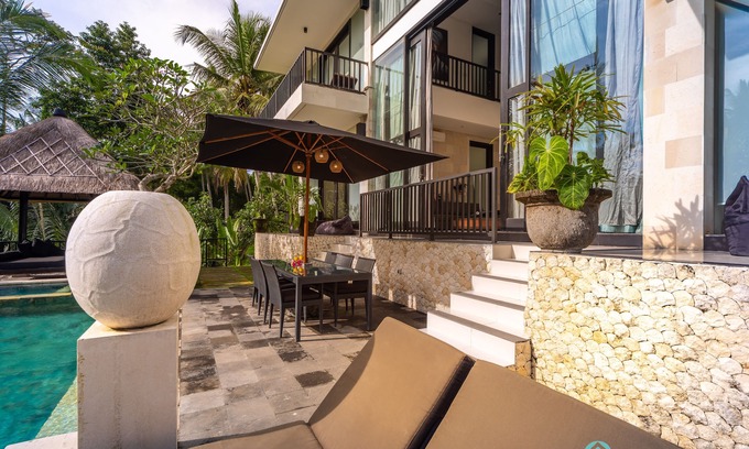 Abiansemal Villa | Exclusive 5-Star Pool Villa in Ubud with Free Bike Rentals