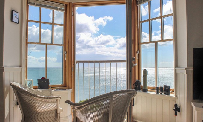 Chillington Cottage | Enjoy Oceanfront Living at 5 Prospect House